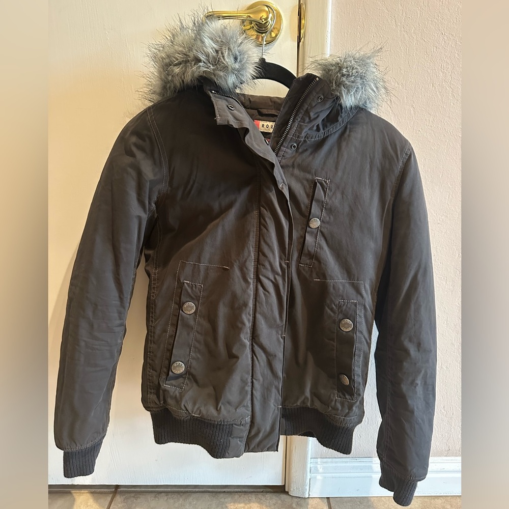 Roxy Woman’s Black Puffer Jacket with Faux Fur Hood